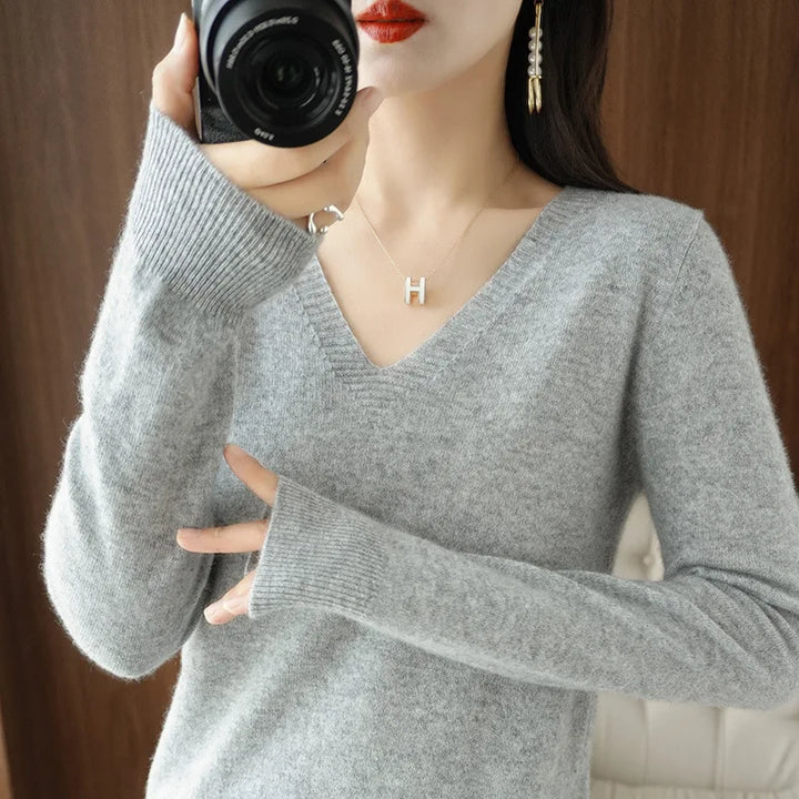 Kelly - Cashmere V-neck sweater