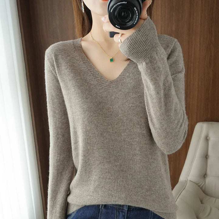 Kelly - Cashmere V-neck sweater