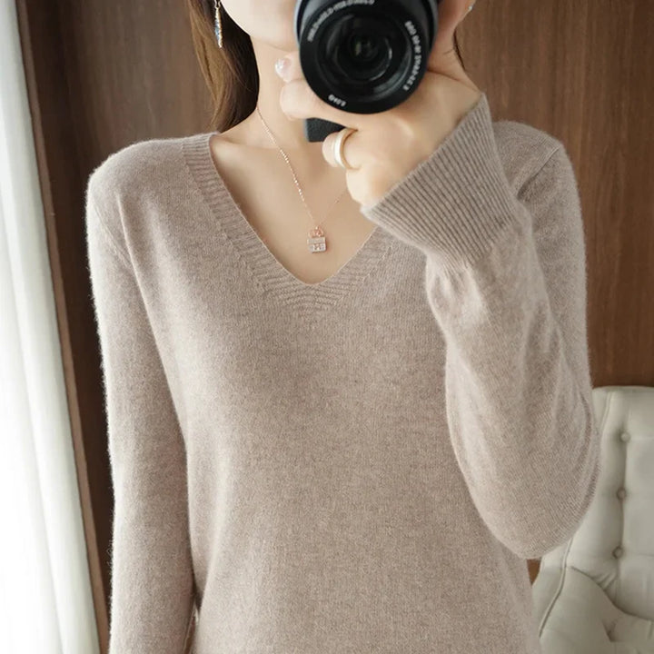 Kelly - Cashmere V-neck sweater